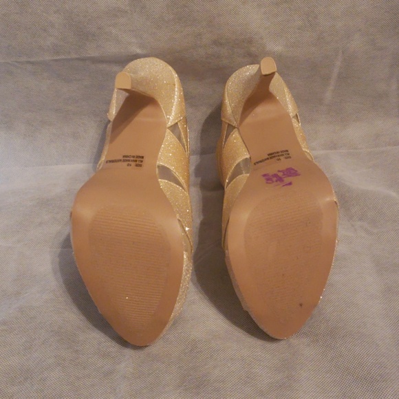 SALE Qupid Champagne High Heels - Picture 4 of 4